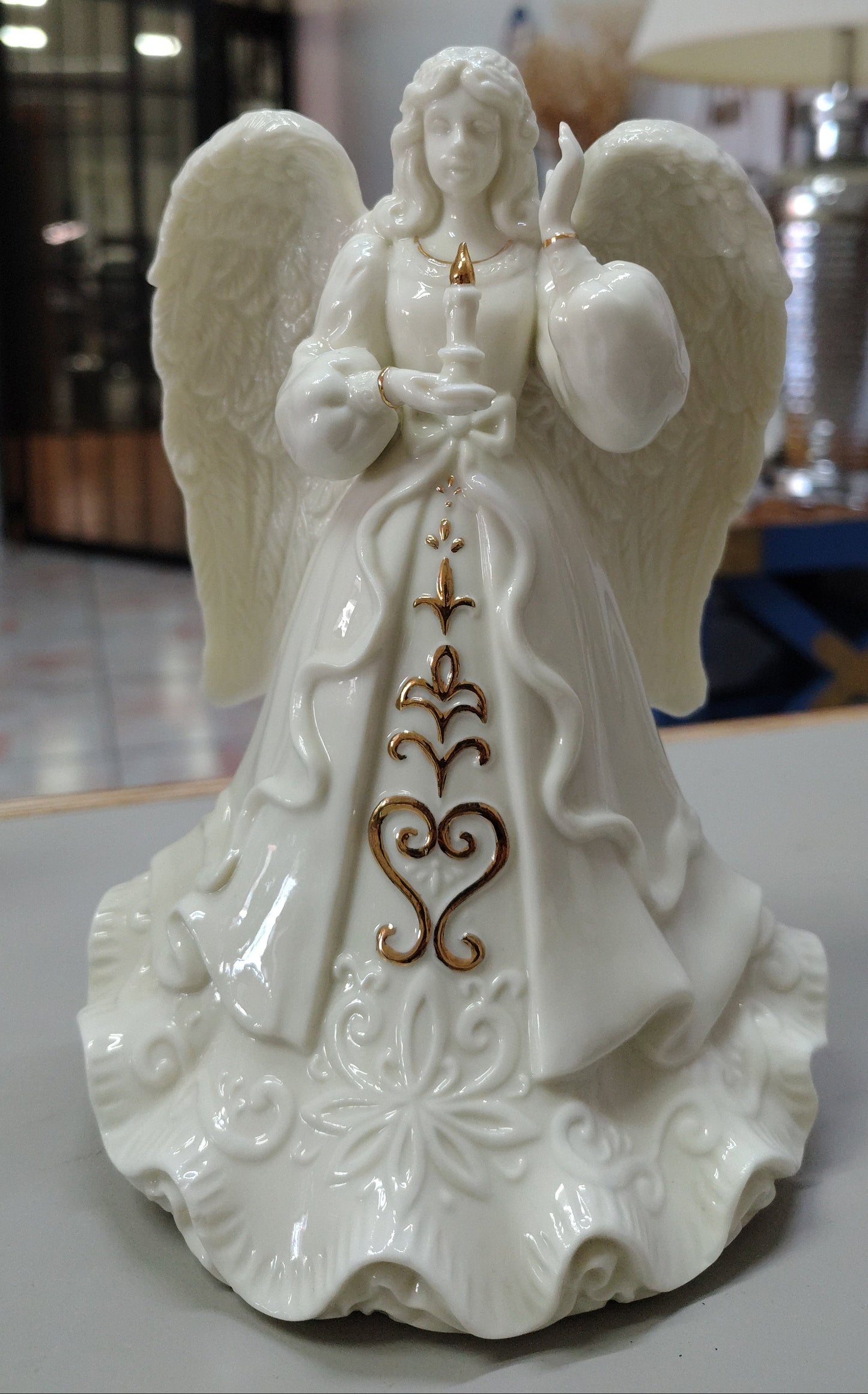 Angel de porcelana