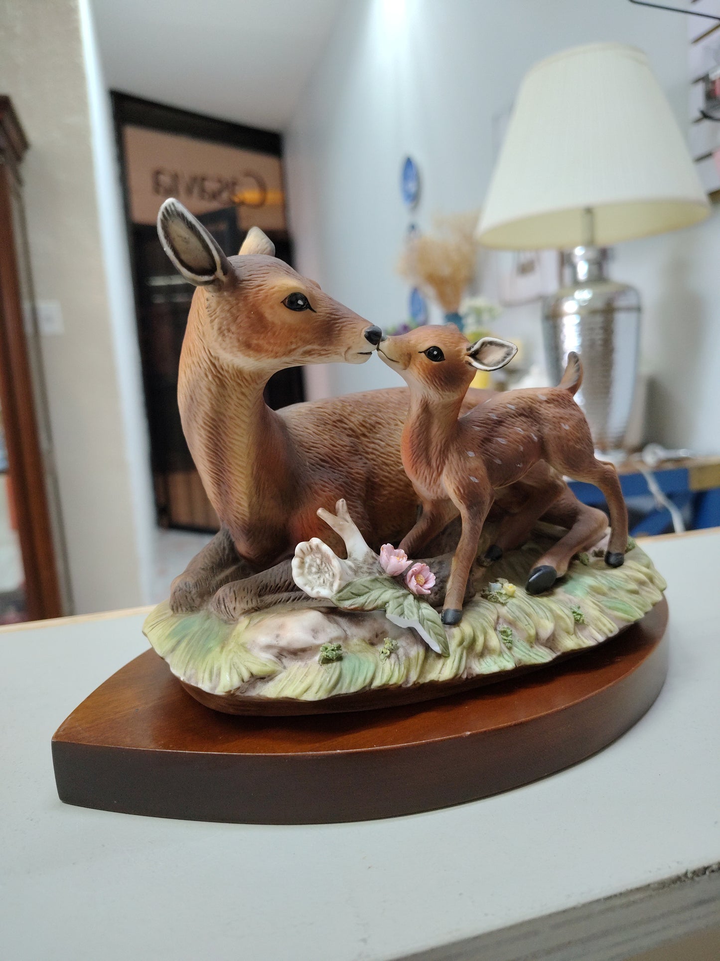 Figura de Porcelana (Cierva y  su cervatillo Masterpiece HOMCO)