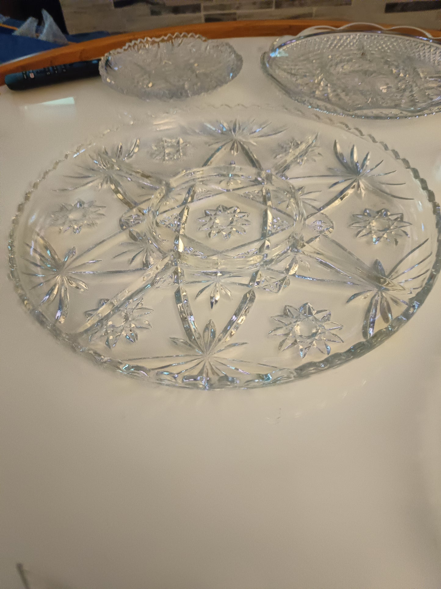 Bandeja o Plato de servir de vidrio transparente Anchor Hocking con patrón "Star of David" o estrella. 35 cm diámetro.