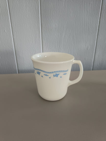 La taza "Morning Blue" de Corelle Corning