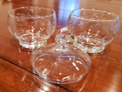 Set de Azúcarera y cremera de la colección Vintage Princess House Heritage están elaborados en cristal grabado, lo que proporciona un acabado elegante y duradero.