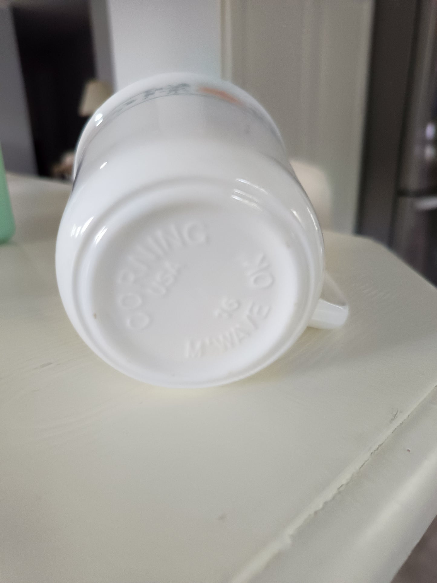 La taza de vidrio Corelle por Corning en el patrón Apricot Grove,