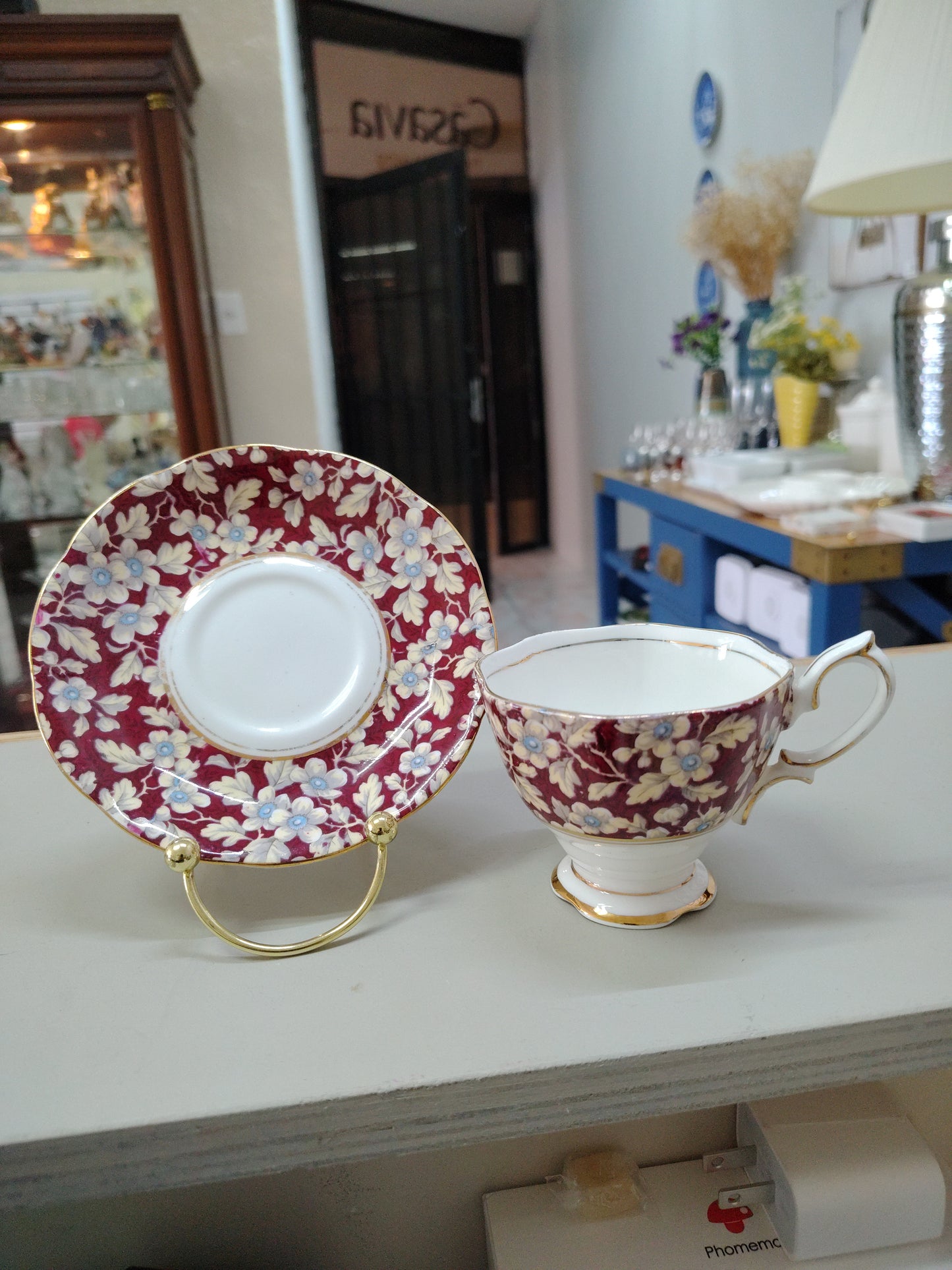 Taza y porcelana de colección/ Engladp