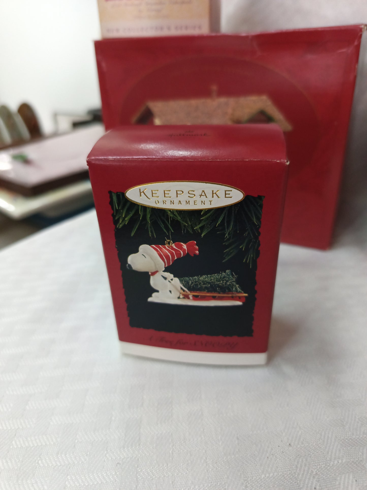 Adornó Navideño de la Colección KEEPSAKE Hallmark Snoopy.