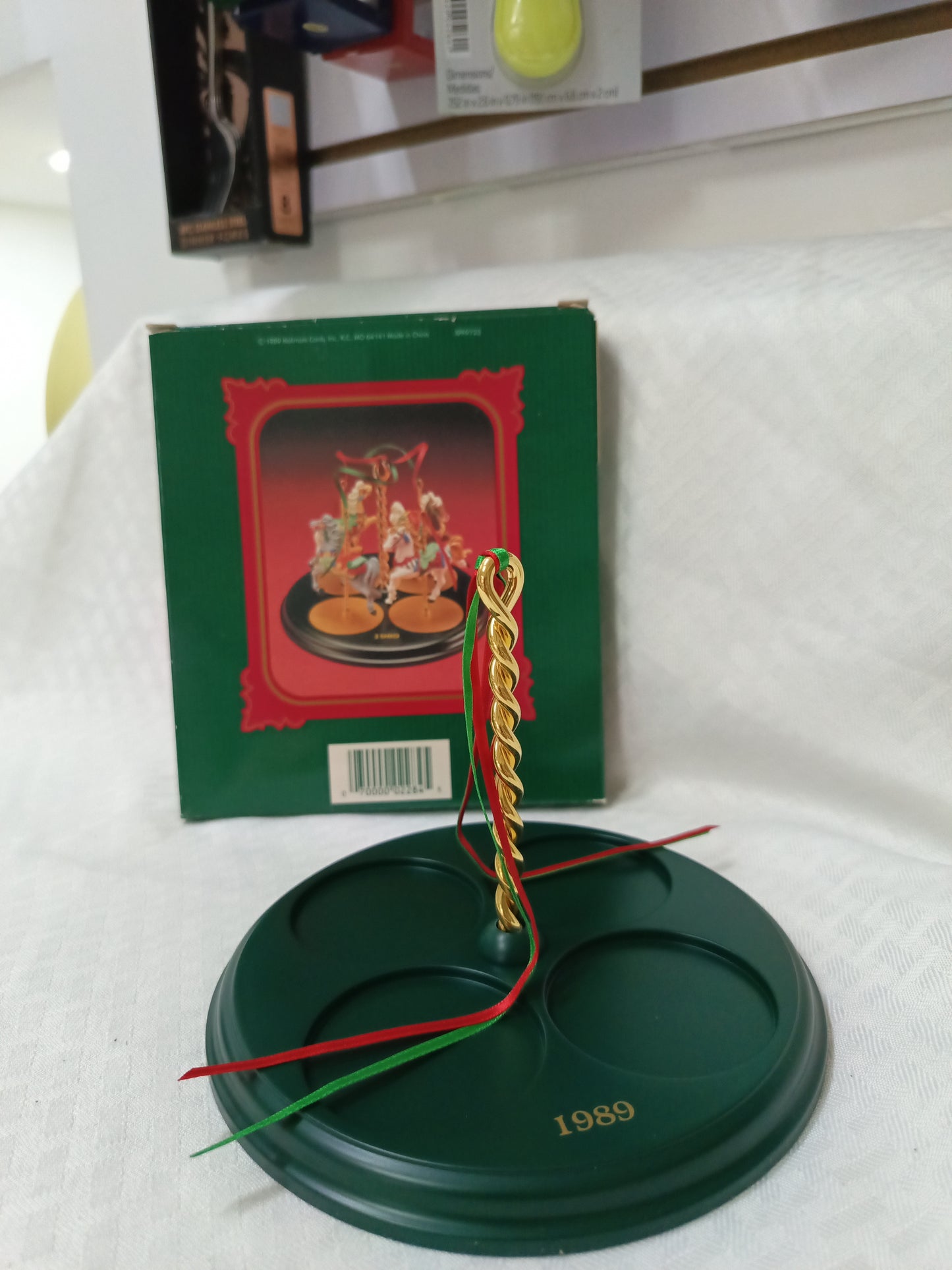 Adorno Navideño de la Colección de Hallmark Soporte para  caballos de Carrusel
