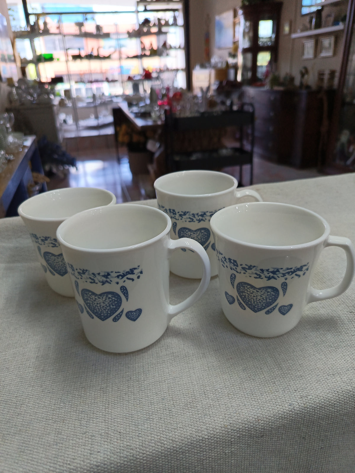 La taza de la colección Blue Hearts de Corelle por Corning Set. 4
