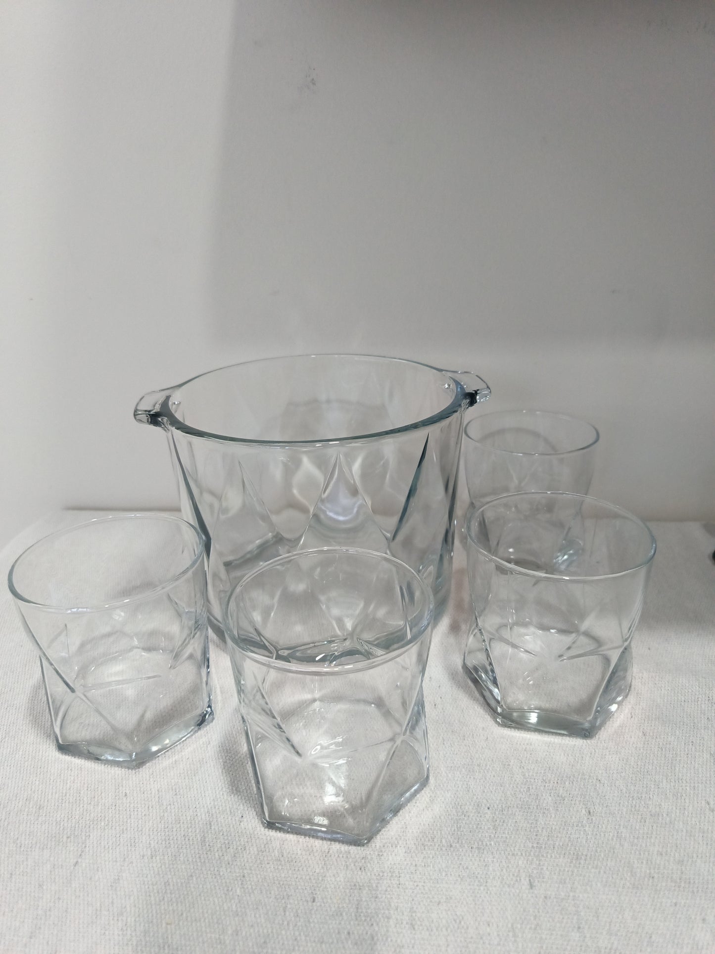 Set. Hielera y Vasos 5 Piezas