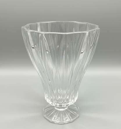 Jarrón Decorativo de Cristal Americano – St. George, Corte Estriado